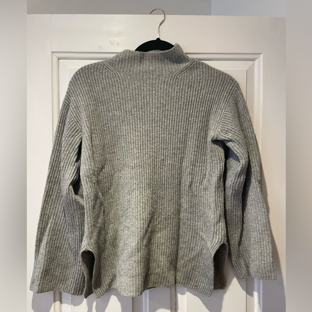 Everlane 100% Cashmere Turtleneck Sweater